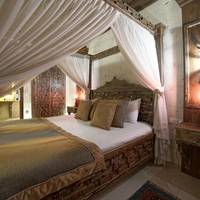 Honeymoon Suite
