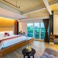 Grand Suite Family with Grand Palace View
