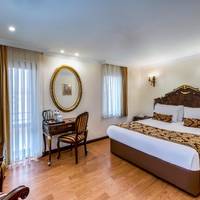 Queen Room with Balcony