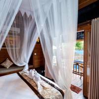 Junior Suite with Pool View