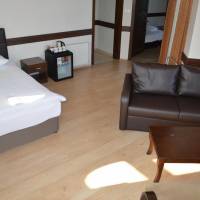 Deluxe Quadruple Room with Sea View
