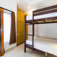 Single Bed in Mixed Dormitory Room