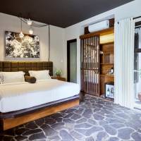 Suite with Pool View