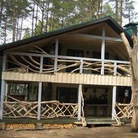 Cottage (9 Adults)