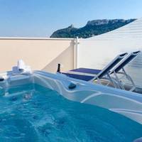 Deluxe Double Room with Sea View and Hot Tub