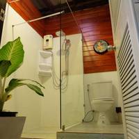 Single Room with Shared Bathroom