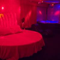 Deluxe Suite with Spa Bath