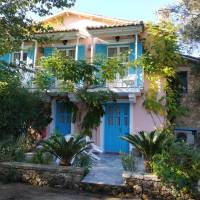 Two Bedroom-Apartment - Split Level with Fireplace