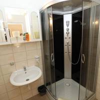 Triple Room with Street View