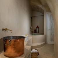 Executive Cave Suite with heated Hot Tub ®