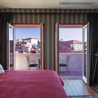 Deluxe Suite with City View