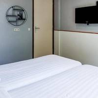 Twin Room with Private Bathroom