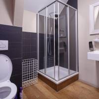 Budget Single Room with Shared Bathroom