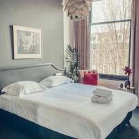 Club Twin Room