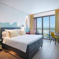 Premium Queen Room with Balcony and Sea View