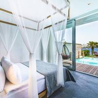 Exclusive Suite with Private Pool – One Bedroom