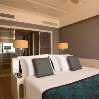 Deluxe Marine Room, Guest room, 1 King, Sea view, Balcony