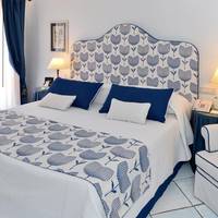 Suite with Sea View - Spiral Steps