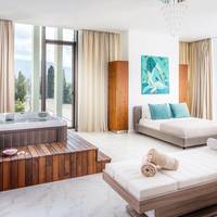 Festive Spa Suite