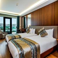 Deluxe Double or Twin Room with Balcony and Sea View- Minibar
