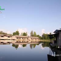 Deluxe Twin Room with Lake Side View