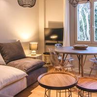 Superior Two-Bedroom Apartment with Backyard View