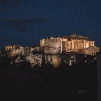 Senior 3 Bedroom Apt with outdoor hot tub and Acropolis view