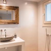 Five-Bedroom Apartment with Outdoor Hot Tub and Acropolis View