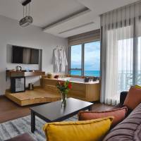 Black Sea Suite with Spa Bath