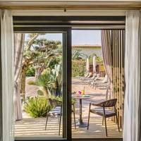 Comfort Family Room Garden Terrace