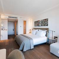 Comfort Room Land View