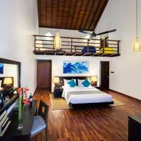 Family Room with Attic and Bathtub