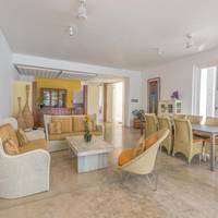 3 Bedroom Villa with Free 24 hours Check-in & Check-out