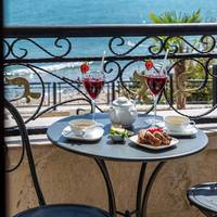 One-Bedroom Apartment with Sea View
