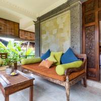 Suite with Free Benefits