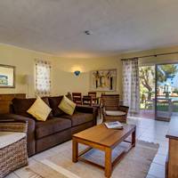 Superior One-Bedroom Apartment