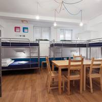 Bed in 8-Bed Dormitory Room with Bathroom