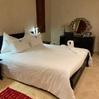 Deluxe Double Room (2 Adults + 1 Child)