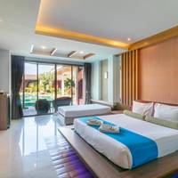 Deluxe Double or Twin Room with Pool Access