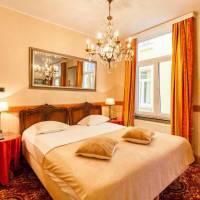 Courtyard Deluxe Suite with Bath