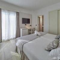 Double Room for Single Use