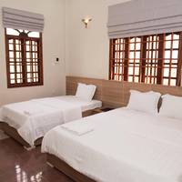 Villa with Garden View