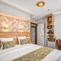 Double Room for Single Use