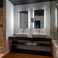 Junior Suite with Garden View