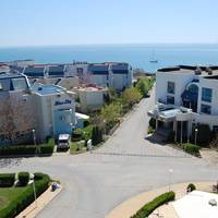 One-Bedroom Apartment with Sea View