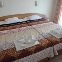 Double or Twin Room with Partial Sea View