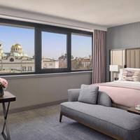 King Deluxe room with Parliament & Cathedral view