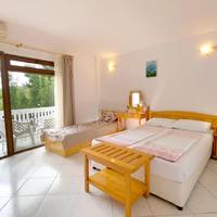 Triple Room with Mountain and Sea View