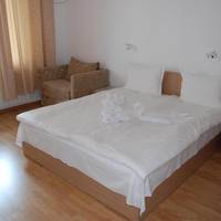 Double Room (2 Adults + 1 Child )