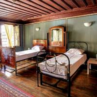 Twin Room with Shared Bathroom